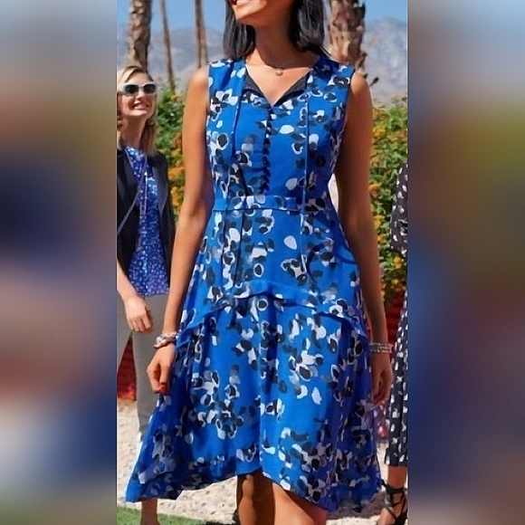 CABI Untamed Electric Blue Floral  Dress in sz medium - Picture 2 of 16